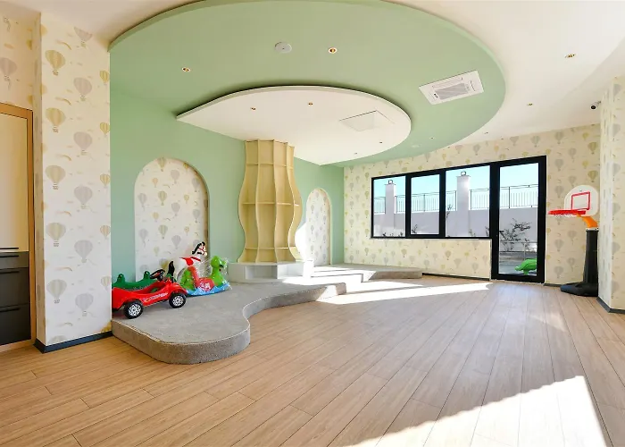 Sifir Muhtesem Havuzlu Aileye Oezel 1e1 Rezidans Aparthotel