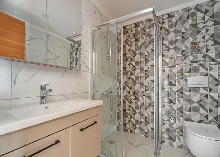 Sifir Muhtesem Havuzlu Aileye Oezel 1e1 Rezidans Lägenhetshotell Alanya