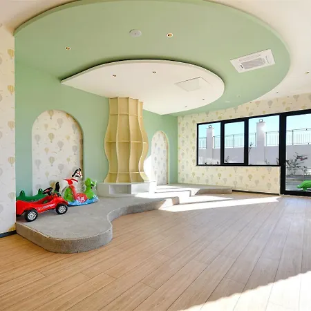 Sifir Muhtesem Havuzlu Aileye Oezel 1e1 Rezidans Apartmanhotel