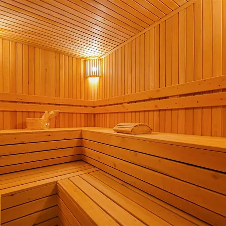 Sifir Muhtesem Havuzlu Aileye Oezel 1e1 Rezidans Apartmanhotel 3*