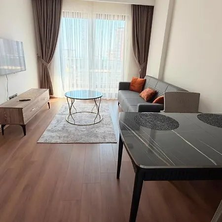 Sifir Muhtesem Havuzlu Aileye Oezel 1e1 Rezidans Alanya