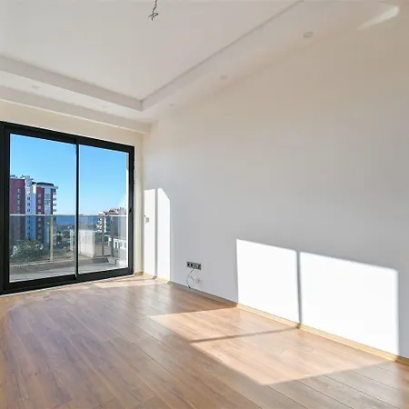 Sifir Muhtesem Havuzlu Aileye Oezel 1e1 Rezidans Hotel de apartamente Alanya